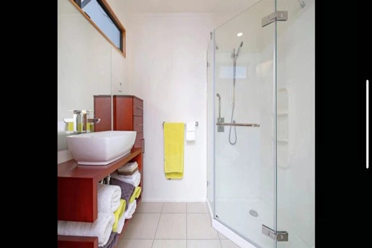 Photo of property in 48 Loloma Drive, Half Moon Bay, Auckland, 2012