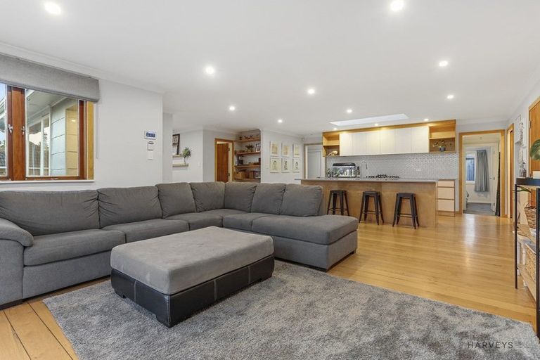 Photo of property in 342 Glengarry Road, Glen Eden, Auckland, 0602