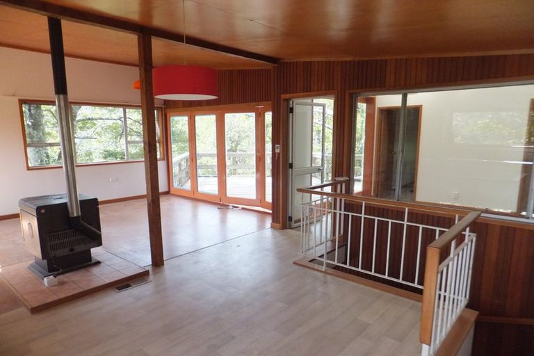 Photo of property in 35-37 Lone Kauri Road, Karekare, New Lynn, 0772