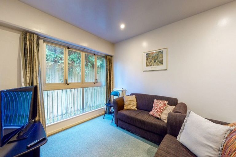 Photo of property in Capital Hill Apartments, 13/54 Hill Street, Thorndon, Wellington, 6011