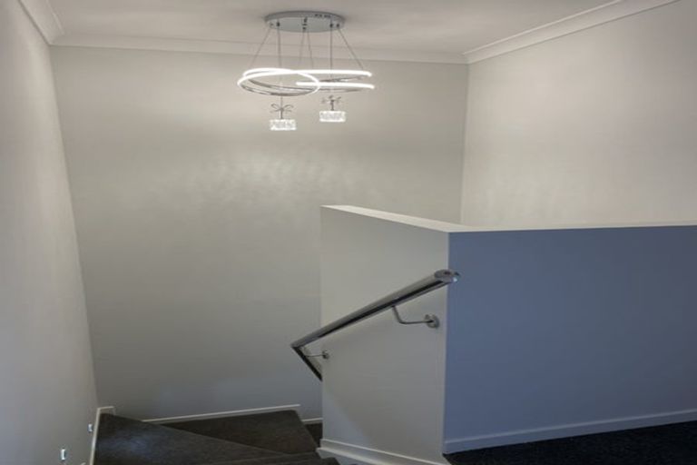 Photo of property in 13a Lipton Grove, Opaheke, Papakura, 2113