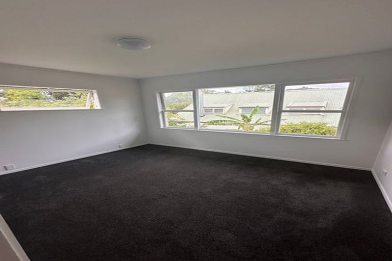 Photo of property in 1/7 Dakota Avenue, Beach Haven, Auckland, 0626