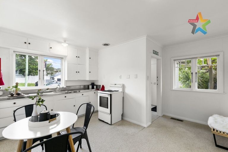 Photo of property in 284 Karori Road, Karori, Wellington, 6012