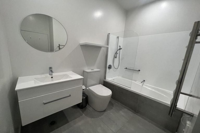 Photo of property in 5 Te Ara O Paetutu, Petone, Lower Hutt, 5012