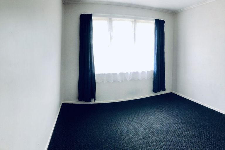 Photo of property in 9 Valdale Road, Henderson, Auckland, 0610