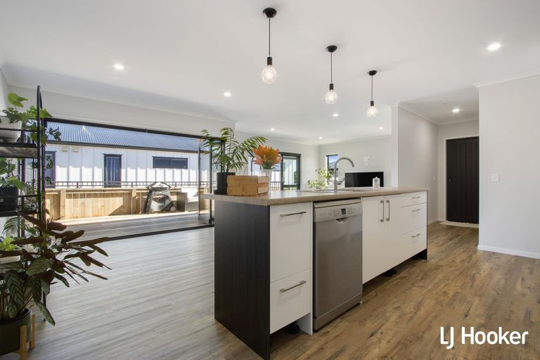 Photo of property in 23 Sandy Place, Waihi Beach, 3611