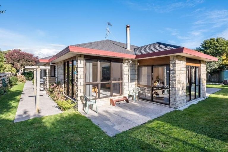 Photo of property in 15 Cedar Drive, Paraparaumu Beach, Paraparaumu, 5032
