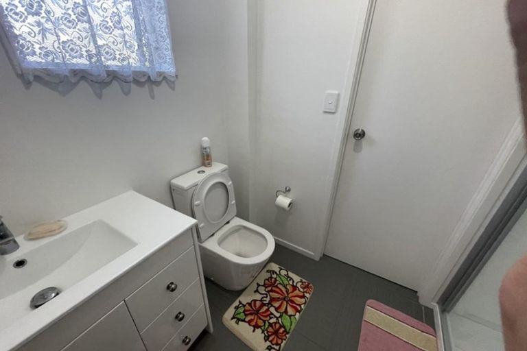 Photo of property in 337 East Coast Road, Mairangi Bay, Auckland, 0630