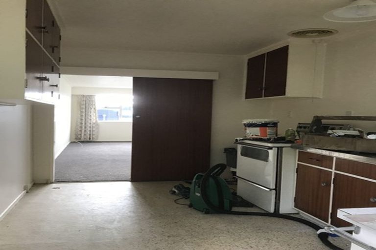 Photo of property in 4/210 Newlands Road, Newlands, Wellington, 6037