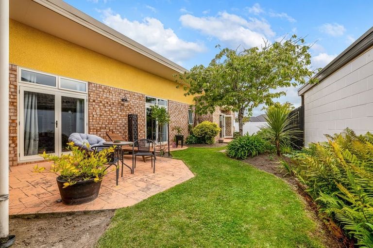 Photo of property in 53 Forest Drive, Parklands, Christchurch, 8083