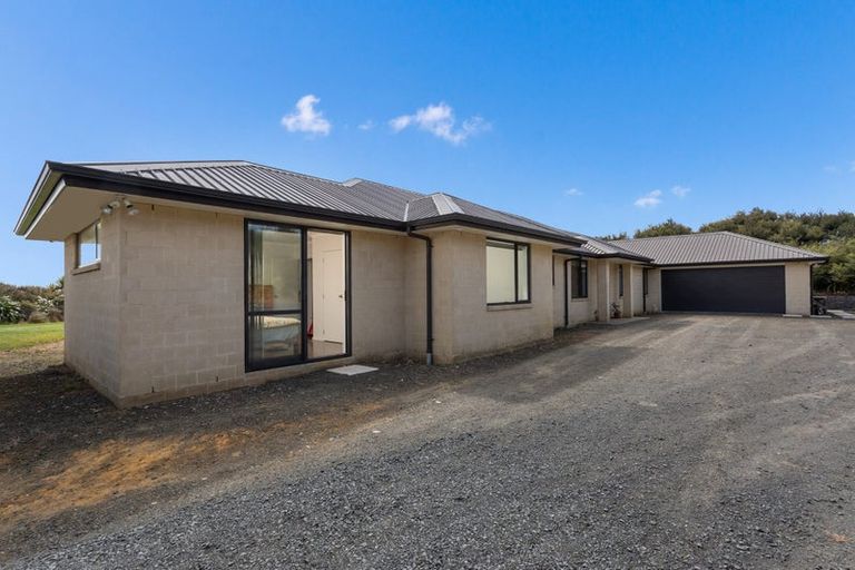 Photo of property in 103 Mcleod Road, South Head, Helensville, 0874