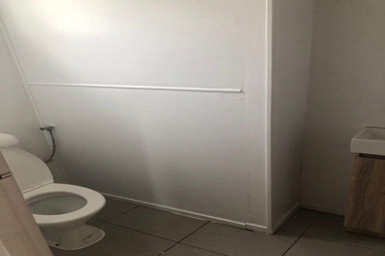 Photo of property in 16 Tironui Station Road East, Papakura, 2112