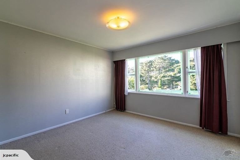 Photo of property in 23 Glen Alton Avenue, Paparangi, Wellington, 6037