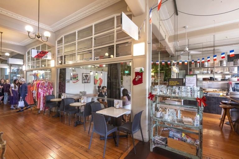 Photo of property in 10b Victoria Road, Devonport, Auckland, 0624