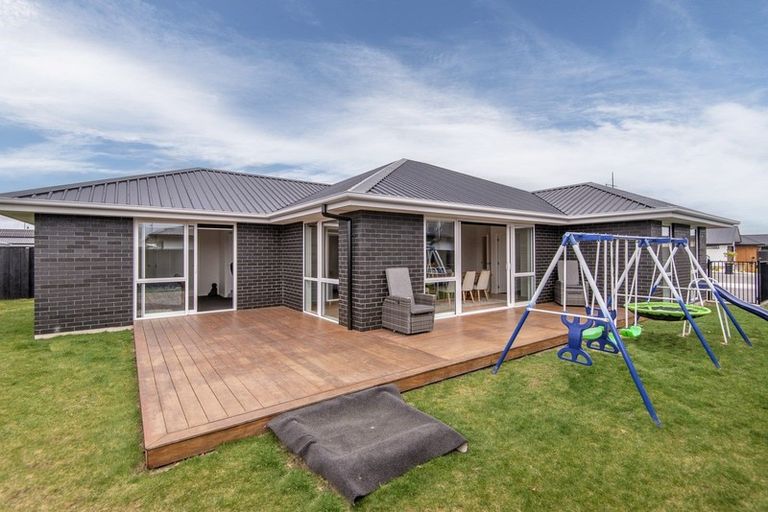 Photo of property in 73 Tiritiri Moana Drive, Pegasus, 7612
