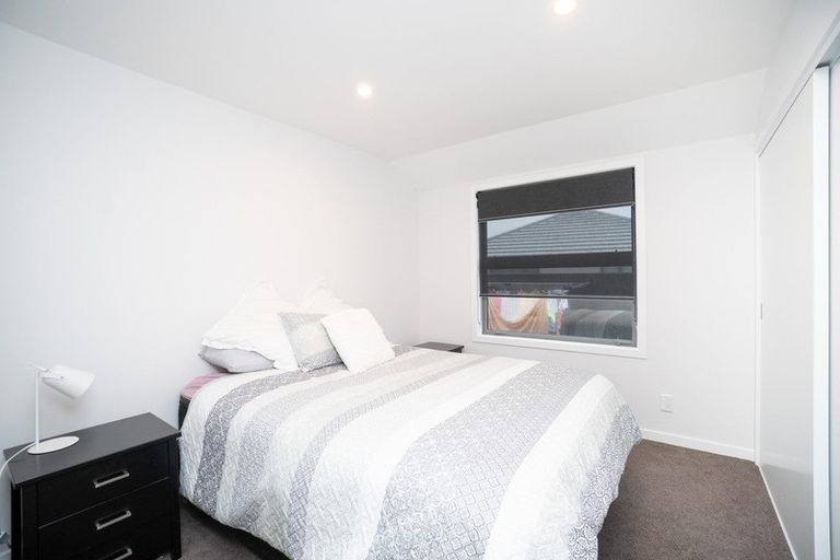 Photo of property in 22 Monaco Grove, Fitzherbert, Palmerston North, 4410