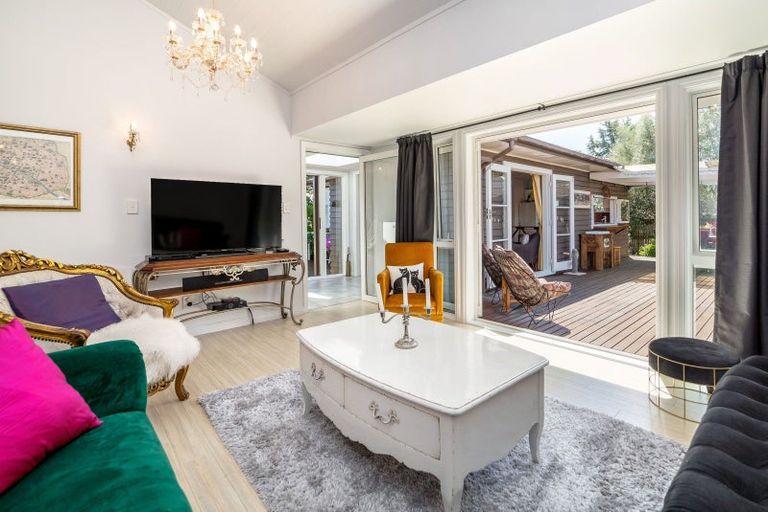 Photo of property in 1b Dublin Street, Martinborough, 5711