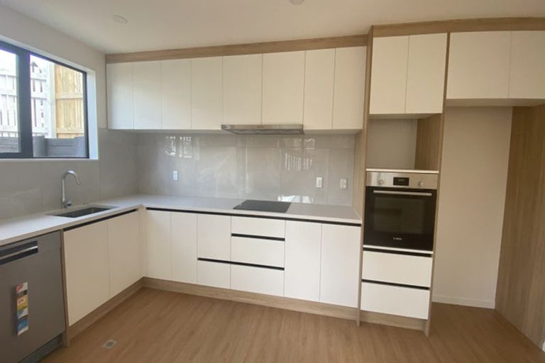 Photo of property in 37d Allington Road, Massey, Auckland, 0614