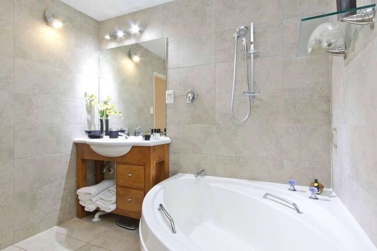 Photo of property in 52 Corinna Street, Welcome Bay, Tauranga, 3112