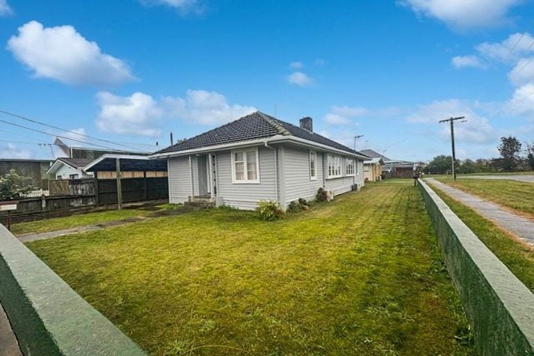 Photo of property in 1 Ravensworth Place, Foxton, 4814