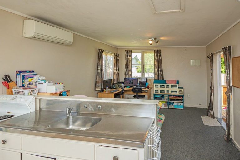 Photo of property in 12a Hokio Beach Road, Levin, 5510