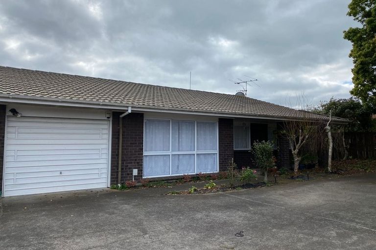 Photo of property in 2/62 Sunderlands Road, Half Moon Bay, Auckland, 2012