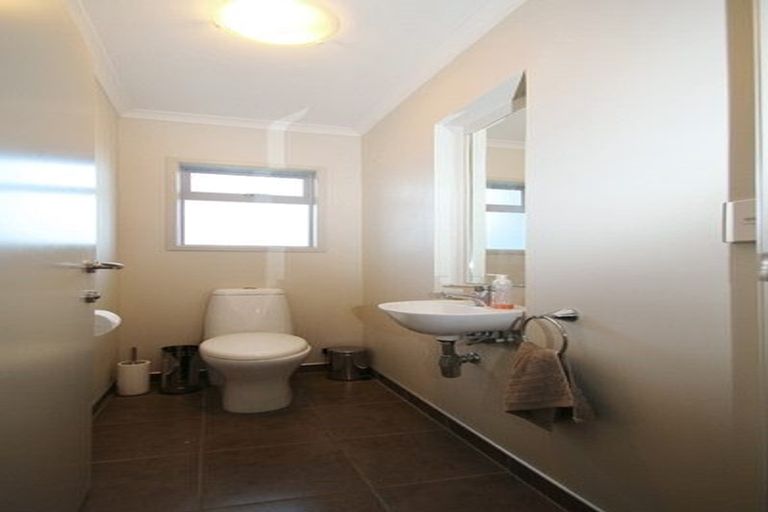 Photo of property in 14 Brompton Close, Richmond Heights, Taupo, 3330