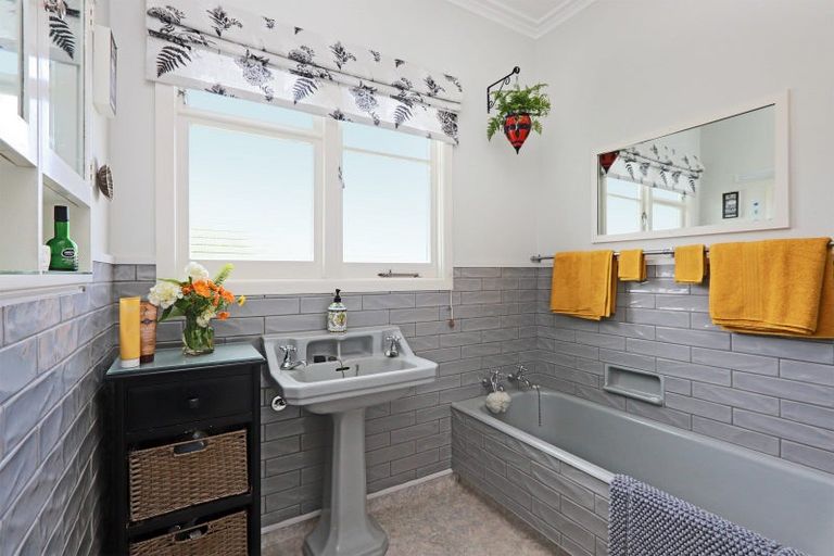 Photo of property in 1252 Louie Street, Parkvale, Hastings, 4122