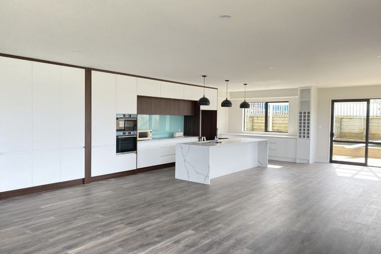 Photo of property in 21 Vazey Way, Hobsonville, Auckland, 0618