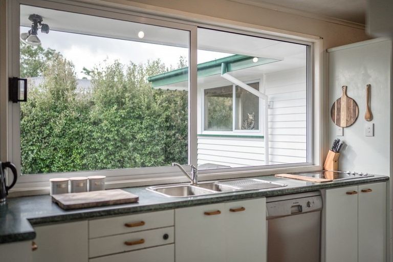 Photo of property in 1/90 Bradbury Road, Botany Downs, Auckland, 2010