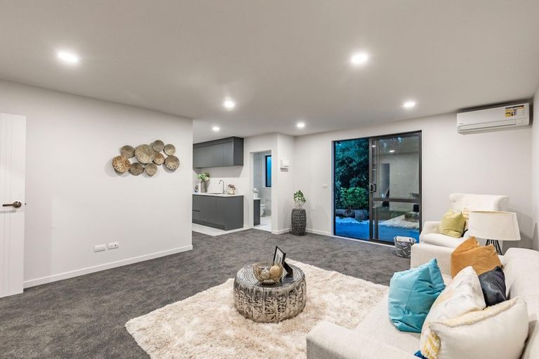 Photo of property in 82 Laurel Oak Drive, Schnapper Rock, Auckland, 0632