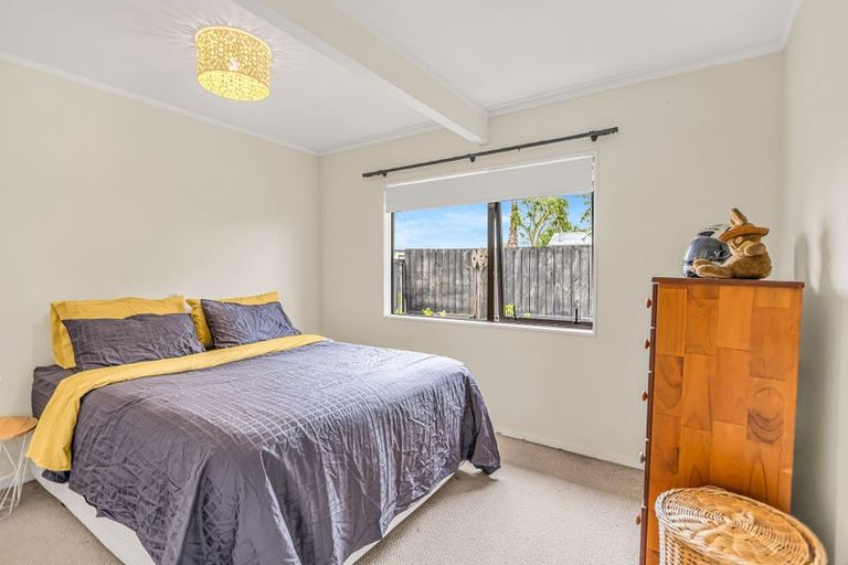 Photo of property in 5b Lyn Grove, Papamoa Beach, Papamoa, 3118