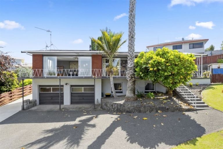 Photo of property in 32 Lynwood Place, Brookfield, Tauranga, 3110