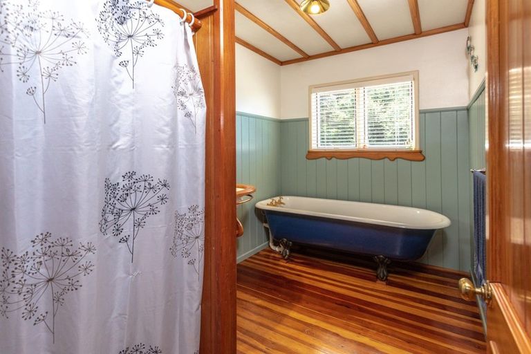 Photo of property in 2 Hinemoa Terrace, Tairua, 3508