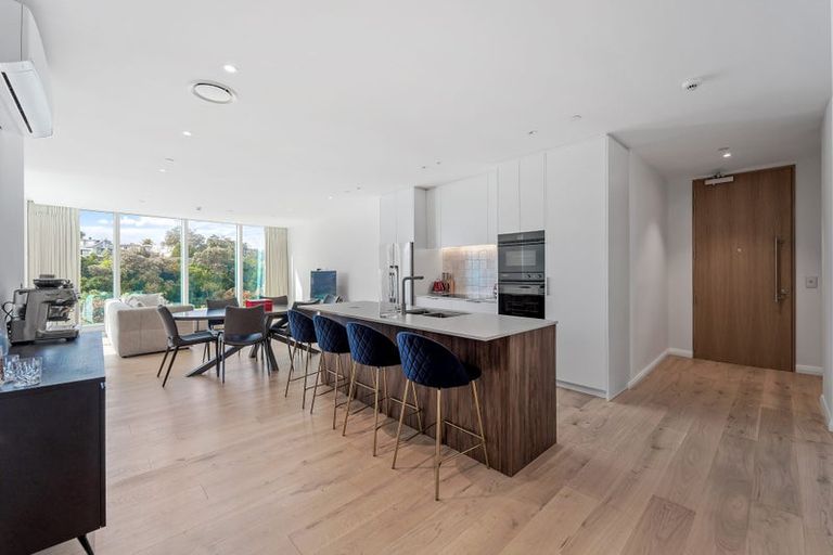 Photo of property in 301/20 Omana Road, Milford, Auckland, 0620