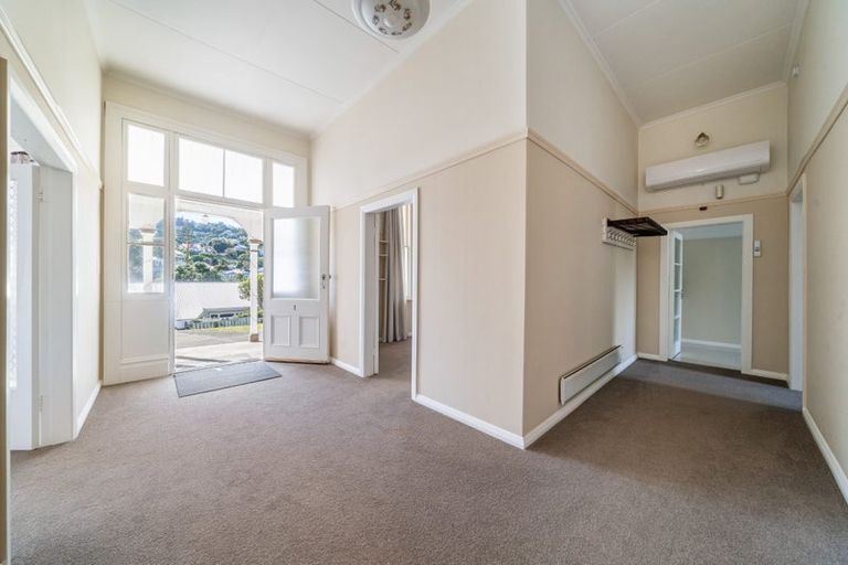 Photo of property in 36 The Parade, Island Bay, Wellington, 6023