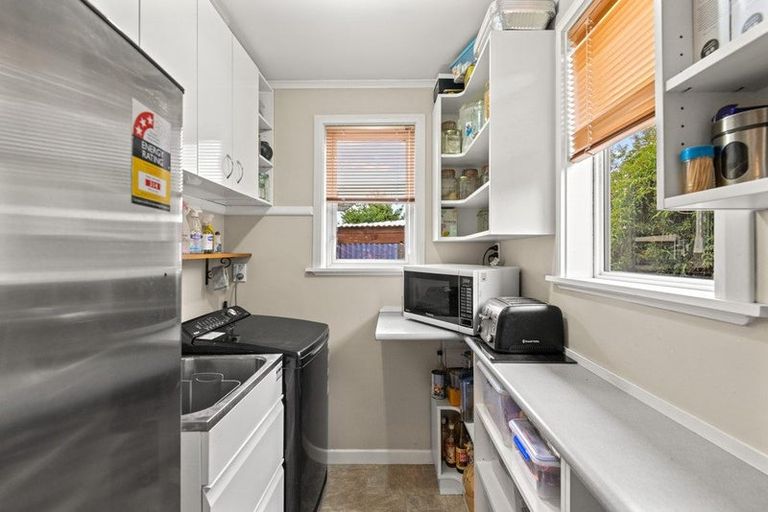 Photo of property in 11 Pannell Avenue, Wainoni, Christchurch, 8061