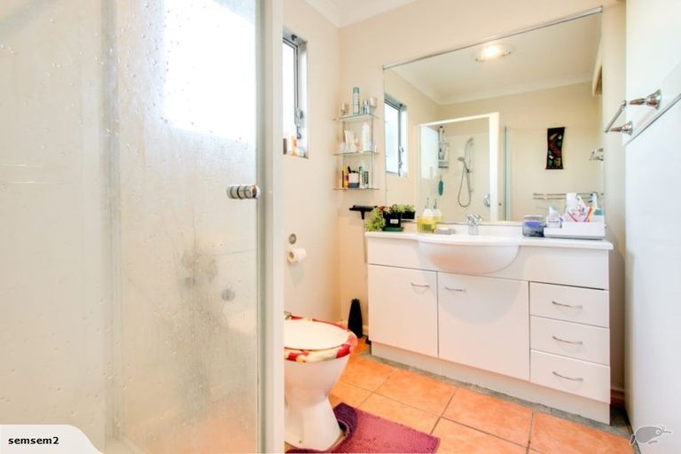 Photo of property in 28 Bowling Road, Greenmeadows, Napier, 4112