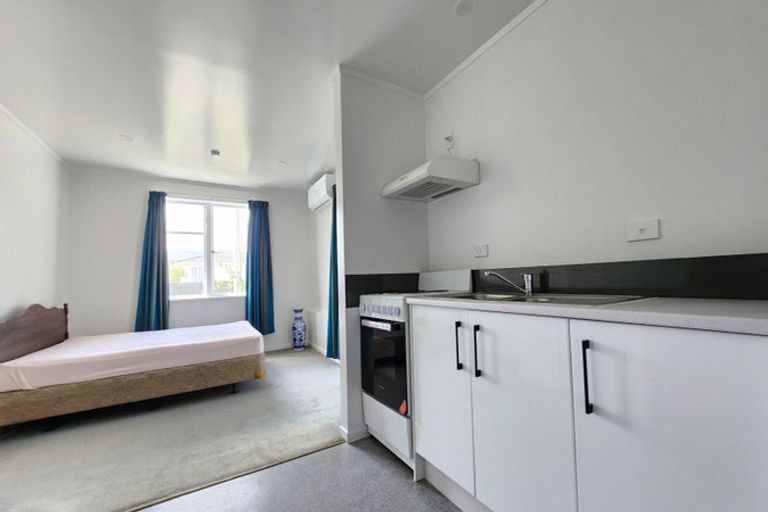 Photo of property in 35 Turkington Street, Tawa, Wellington, 5028