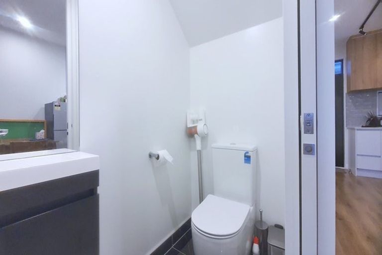 Photo of property in 10 Heketara Way, Massey, Auckland, 0614