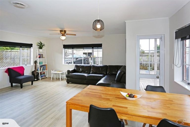 Photo of property in 10b Helvetia Road, Pukekohe, 2120