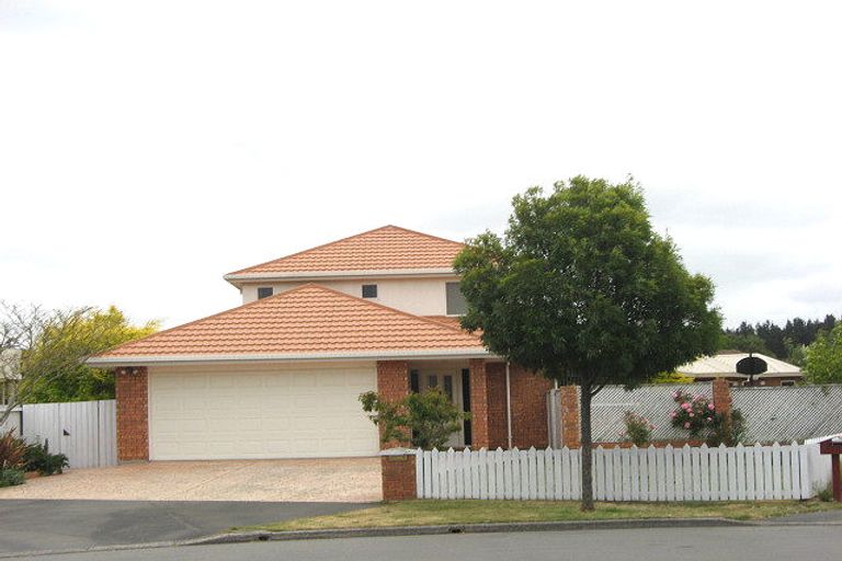 Photo of property in 10 Elmtree Close, Parklands, Christchurch, 8083