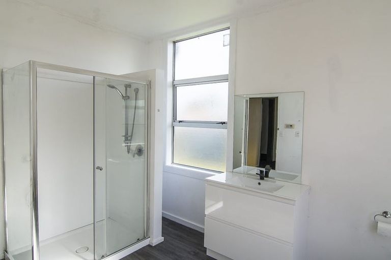 Photo of property in 176 Glover Road, Hawera, 4610