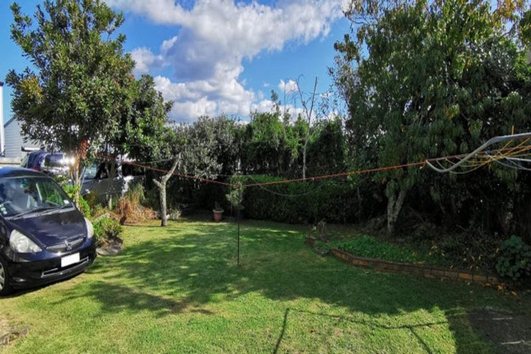 Photo of property in 67 Astley Avenue, New Lynn, Auckland, 0600