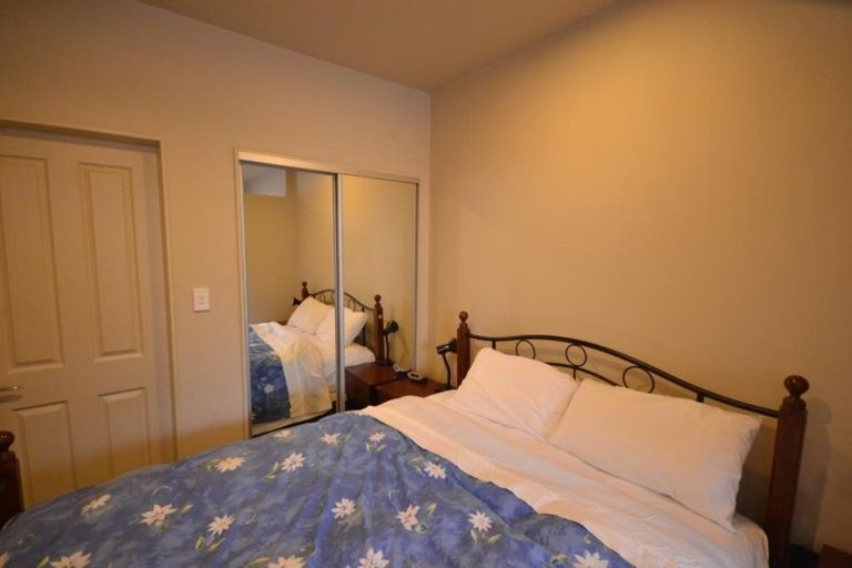 Photo of property in Atrium Towers, 6p/154 The Terrace, Wellington Central, Wellington, 6011