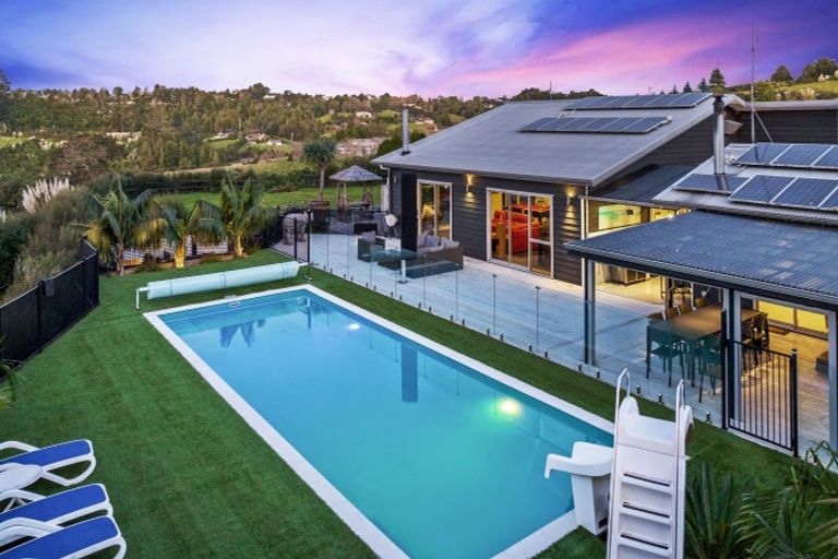 Photo of property in 189 Point View Drive, East Tamaki Heights, Auckland, 2016