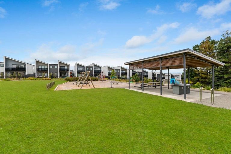 Photo of property in 14 Aquamarine Avenue, Wainui, 0992