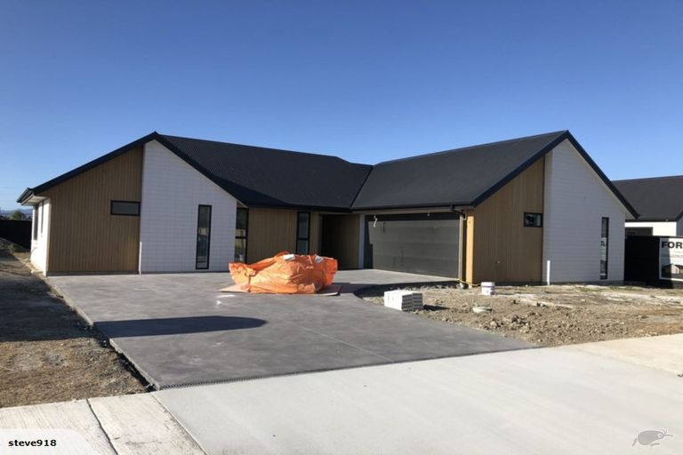 Photo of property in 16 Chatsworth Avenue, Rangiora, 7400