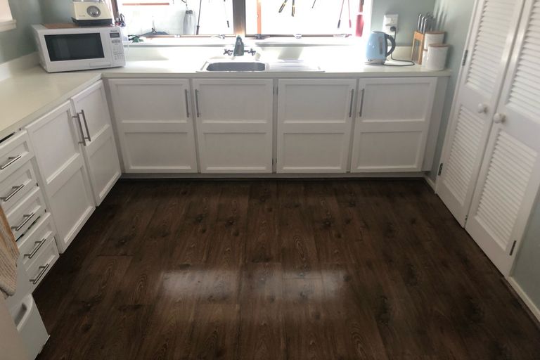 Photo of property in 2/25 Taioma Crescent, Te Atatu Peninsula, Auckland, 0610