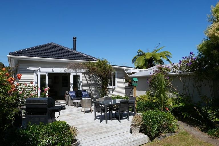 Photo of property in 213 Te Moana Road, Waikanae, 5036
